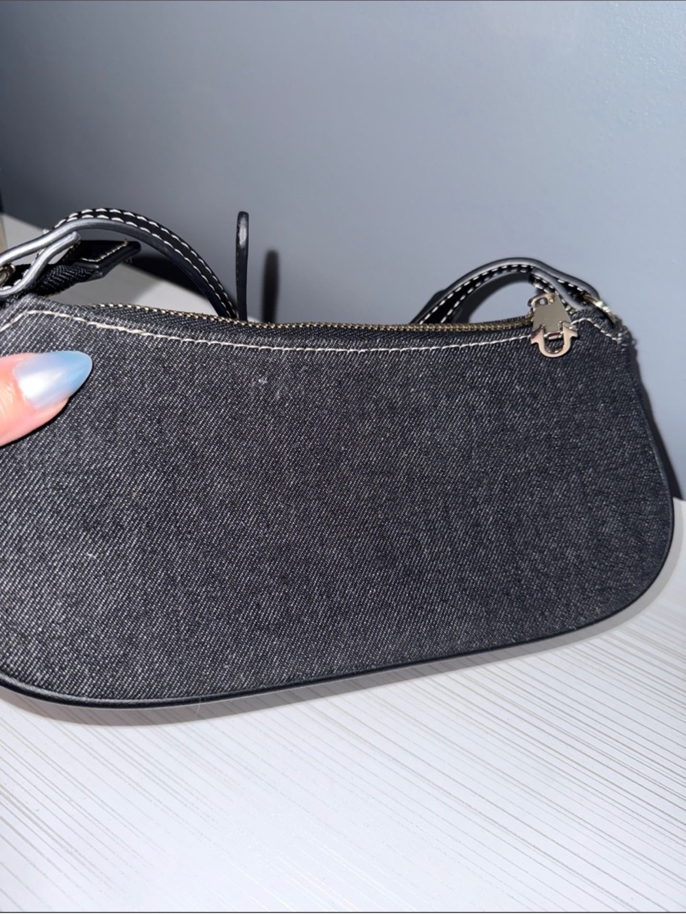 True Religion- 🧲 Denim Shoulder Bag - Picture 4 of 6